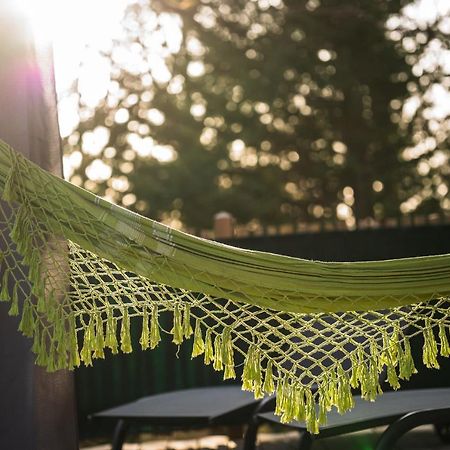 Charmante Cabane Dans Les Arbres Avec Jacuzzi Et Sauna Boismorand المظهر الخارجي الصورة