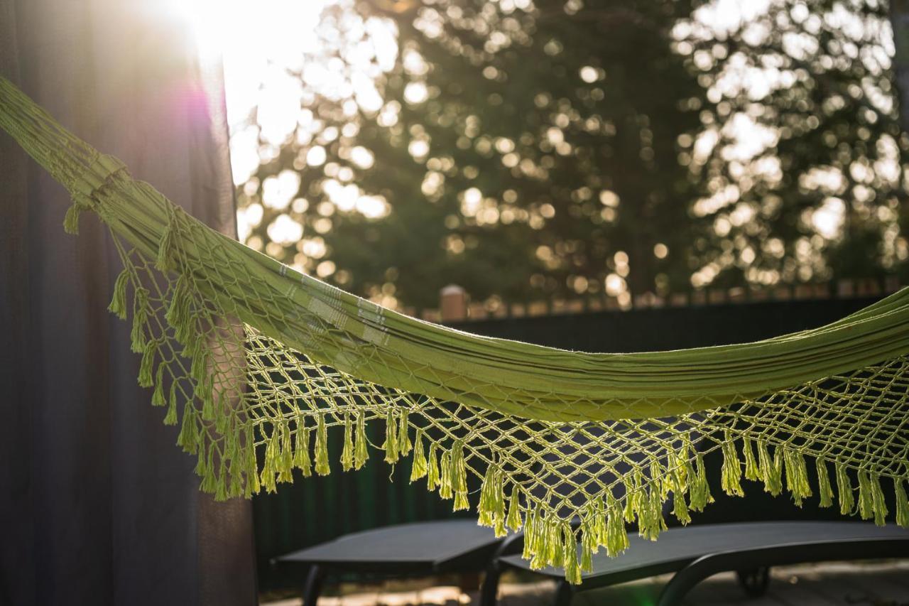 Charmante Cabane Dans Les Arbres Avec Jacuzzi Et Sauna Boismorand المظهر الخارجي الصورة