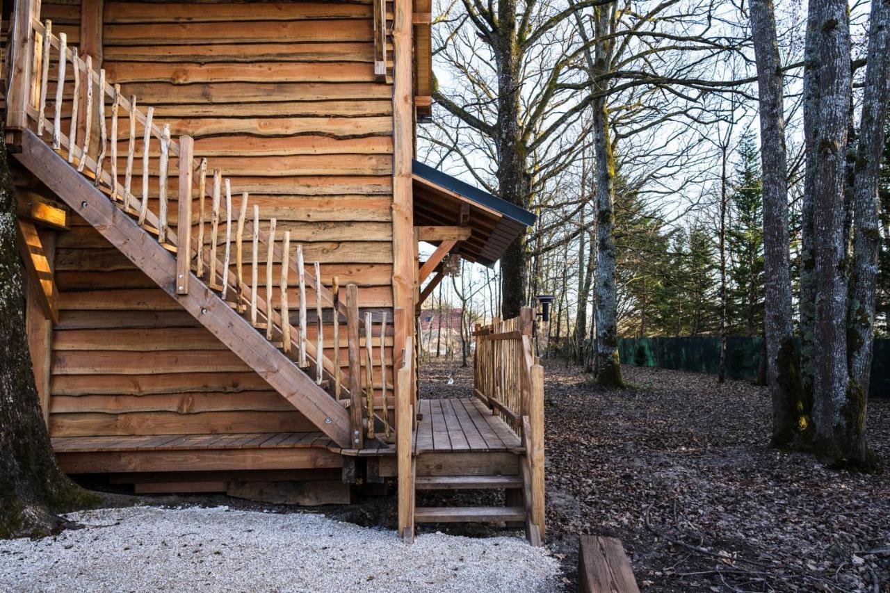 Charmante Cabane Dans Les Arbres Avec Jacuzzi Et Sauna Boismorand المظهر الخارجي الصورة