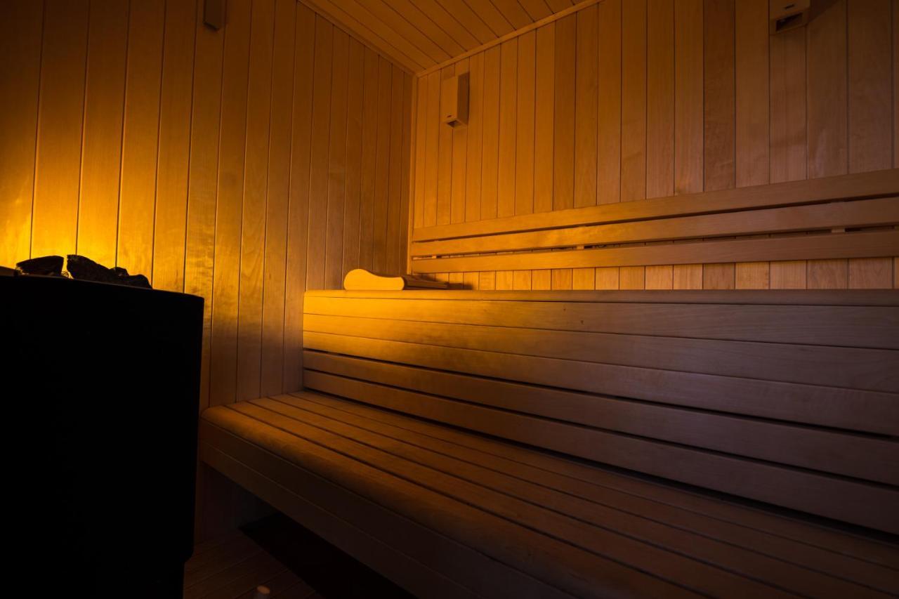 Charmante Cabane Dans Les Arbres Avec Jacuzzi Et Sauna Boismorand المظهر الخارجي الصورة