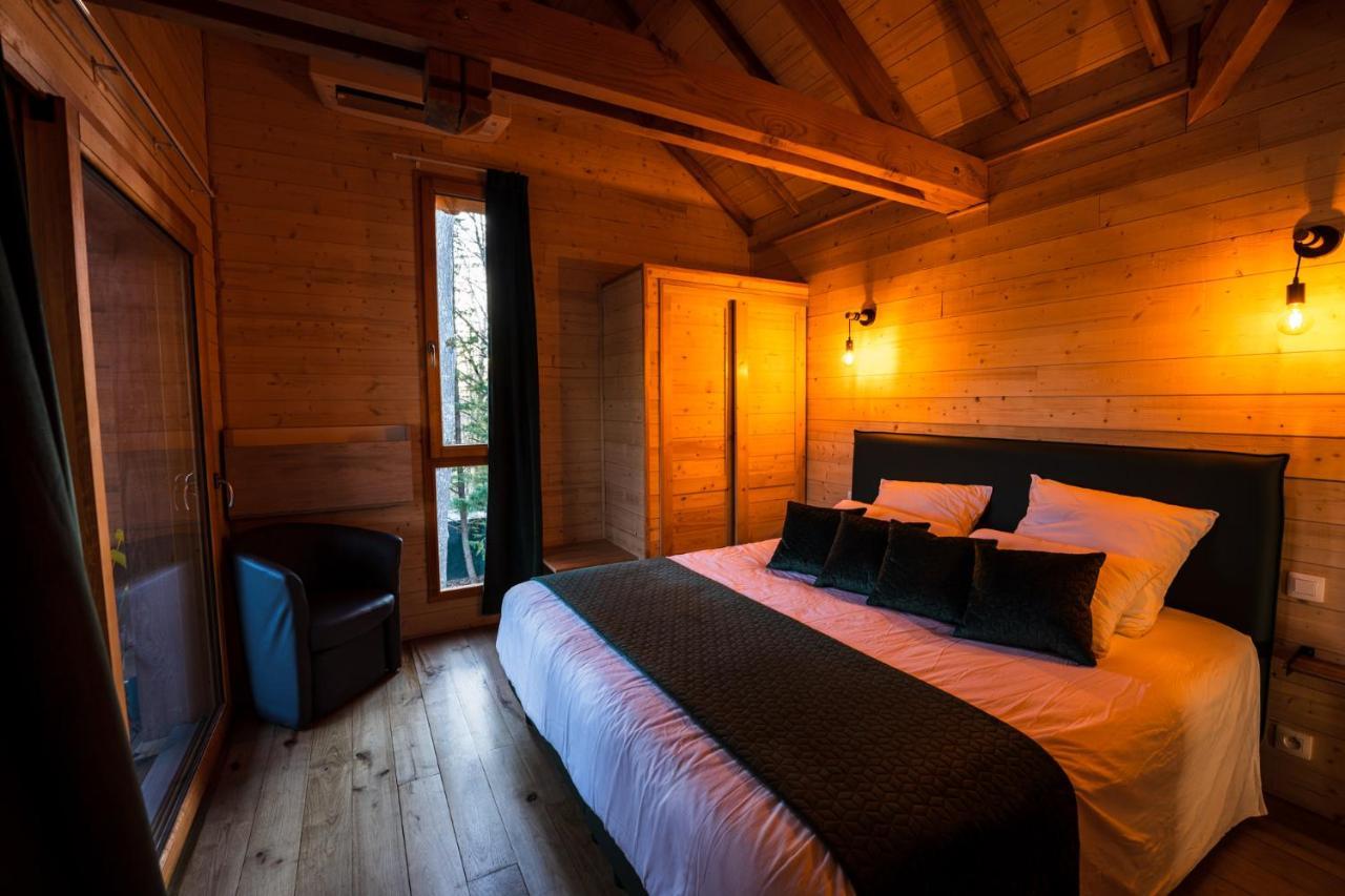 Charmante Cabane Dans Les Arbres Avec Jacuzzi Et Sauna Boismorand المظهر الخارجي الصورة
