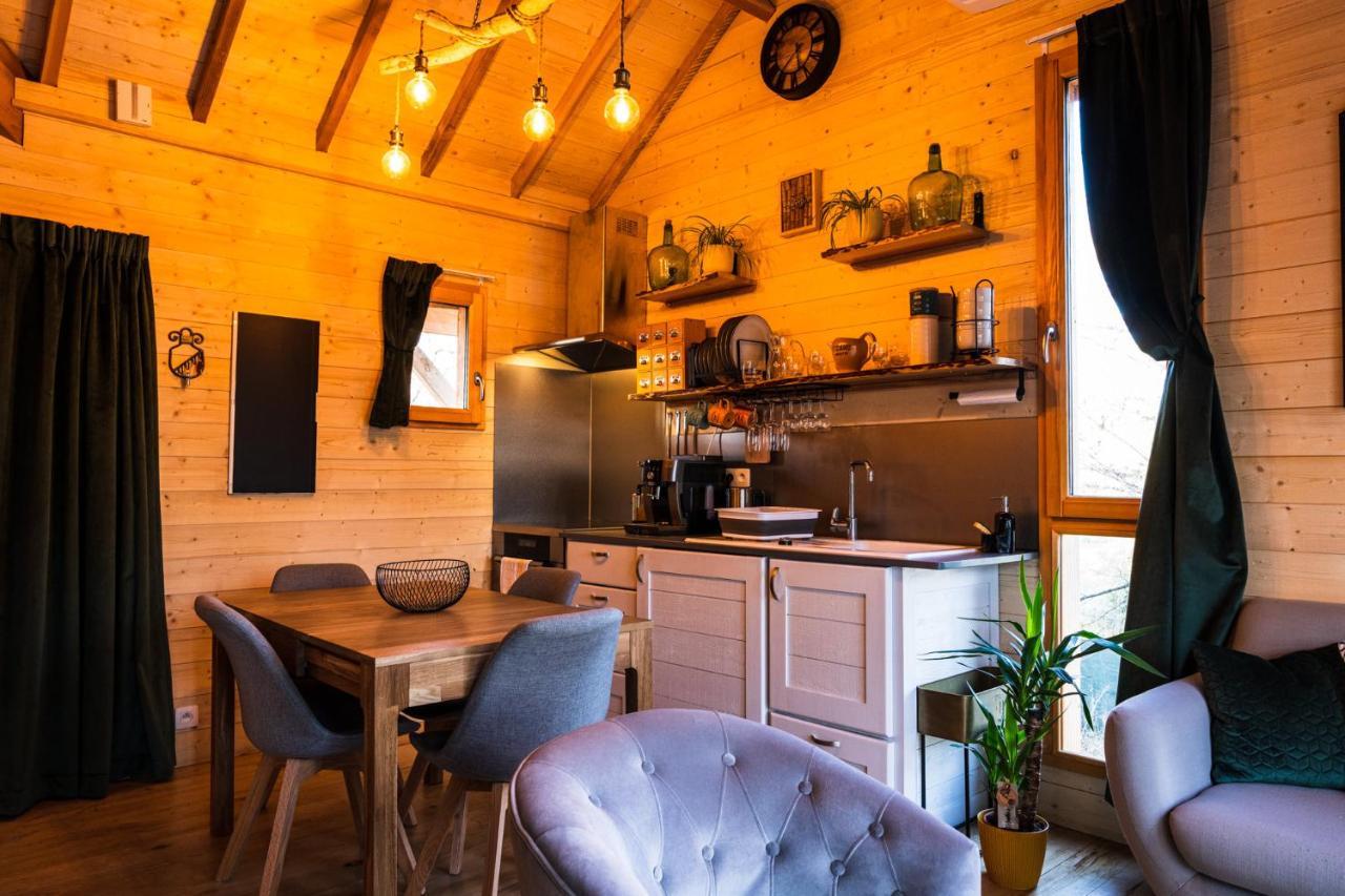 Charmante Cabane Dans Les Arbres Avec Jacuzzi Et Sauna Boismorand المظهر الخارجي الصورة