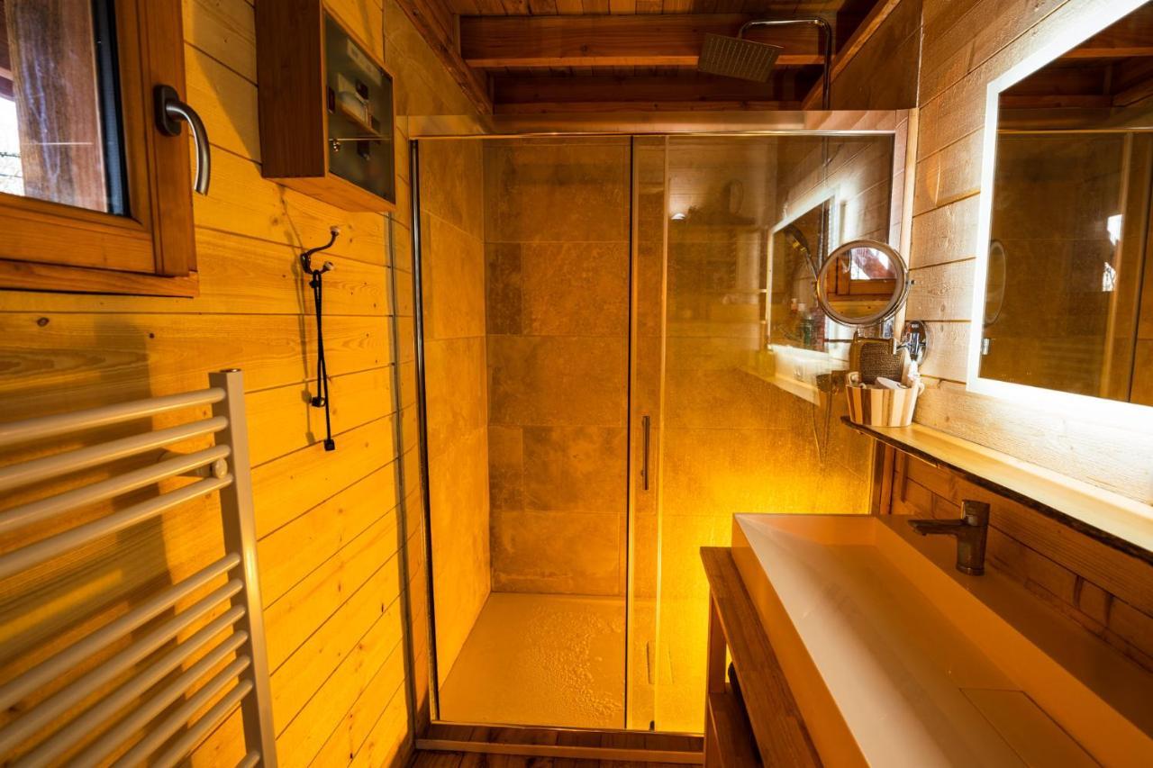 Charmante Cabane Dans Les Arbres Avec Jacuzzi Et Sauna Boismorand المظهر الخارجي الصورة