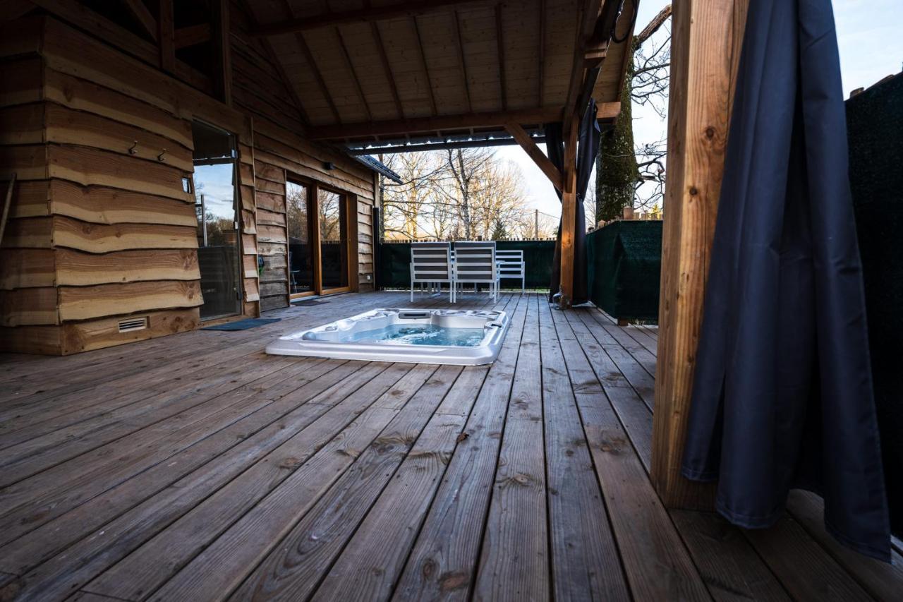 Charmante Cabane Dans Les Arbres Avec Jacuzzi Et Sauna Boismorand المظهر الخارجي الصورة